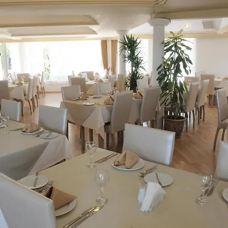 Riverside Garden Resort-3